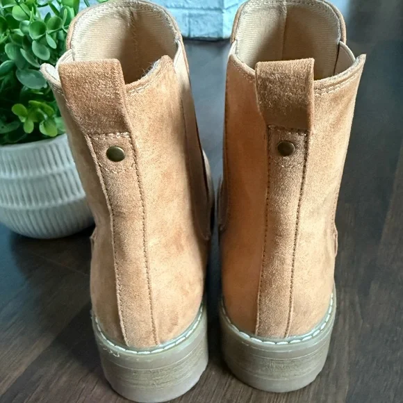 Universal Thread Celina Suede Ankle Boots - Picture 5 of 11